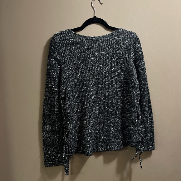 American Eagle Ladies S Black & White Side-Laced Sweater - Picture 11 of 16